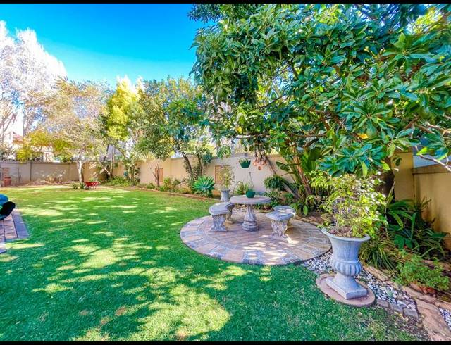 5 BEDROOM HOUSE FOR SALE IN MIDSTREAM ESTATE